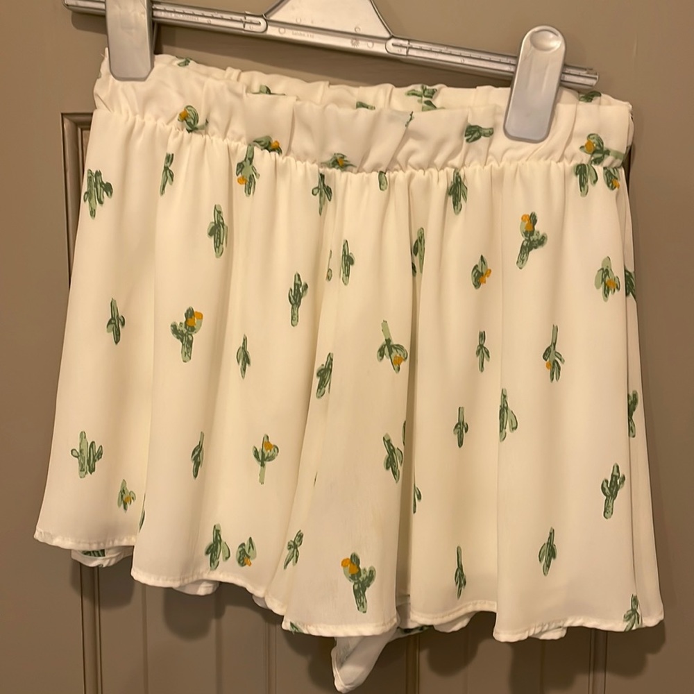 Cute cactus flowy shorts!
